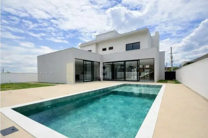 Livia Machado vende casa em condomínio de alto padrão