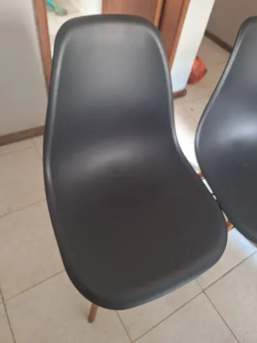 Duas Cadeiras Eames Eiffel