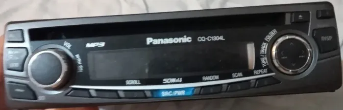 CD player e rádio AM/FM - Panasonic - Modelo CQ-1304L - Anos 90