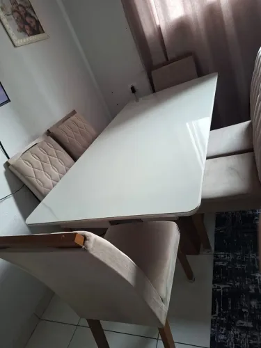Vende se mesa de vidro com seis cadeiras