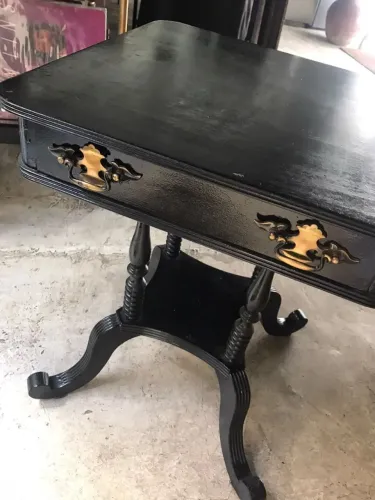 Mesa antiga