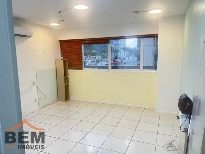 Sala Comercial para aluguel no Centro de Itajaí