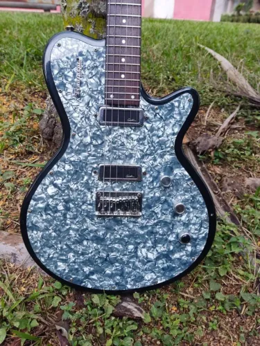 Guitarra Godin Radiator Cool Sound USA/Canada 2008