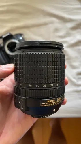 Kit Nikon D7100 (14k Cliques), 18-140mm, 35mm 1.8, Flash