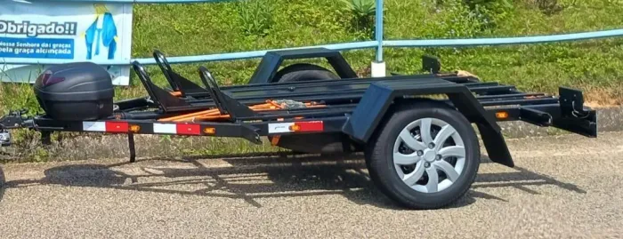 Carretinha pra 3 motos ano 2025