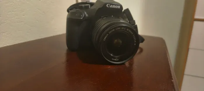 Canon EOS Rebel T100
