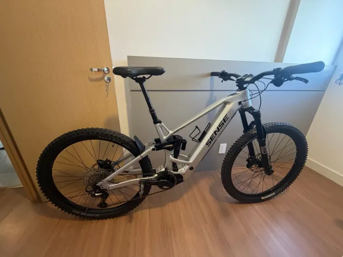 Oportunidade de uma bicicleta elétrica sendo único dono e revisada na autorizada