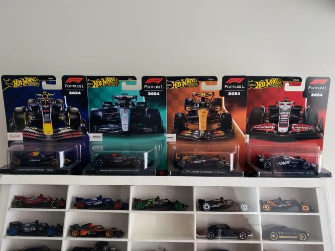 Hotwheels premium F1 2024/2025 Mercedes/Redbull/Mclaren/HASS/VISA CASH/BWT ALPINE