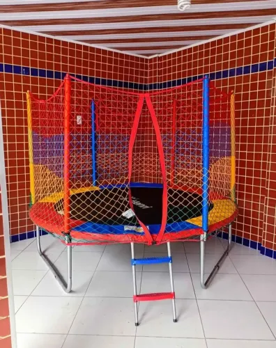 Locação de pula pula piscina de bolinha