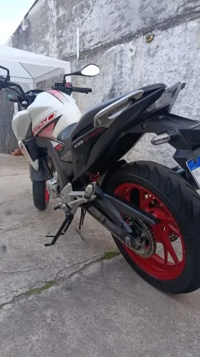 Vende-se twister semi-nova