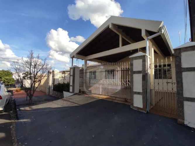 Casa com 5 dormitórios para alugar, 280 m² por R$ 3.301,00/mês - Jardim Alvorada - Londrin