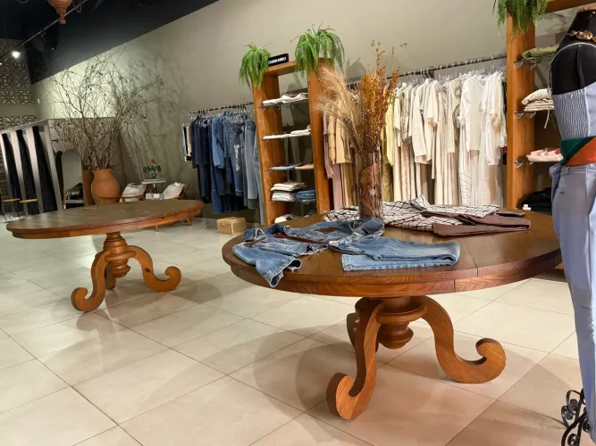 Mesa de jantar madeira eucalipto tratado 1,60 diâmetro atende 8 cadeiras