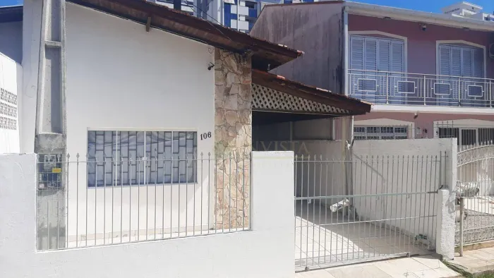 Casa com 2 quartos à venda em Florianópolis/SC.