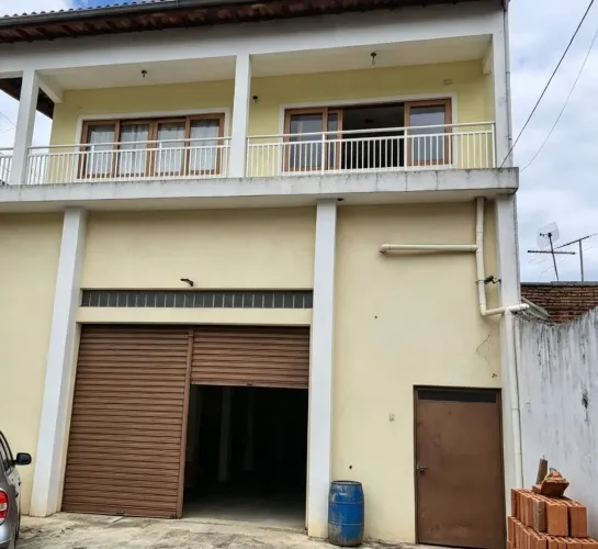 Galpão na Avenida Doutor Ezequiel Campos Dias, 149 162 m²