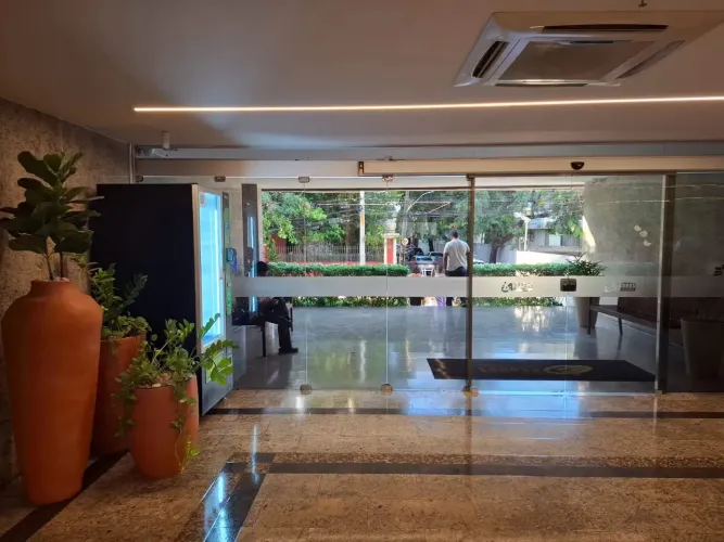 Alugo sala c/ 45 metros em Graças - - Empresarial Kronos - Recife - PE
