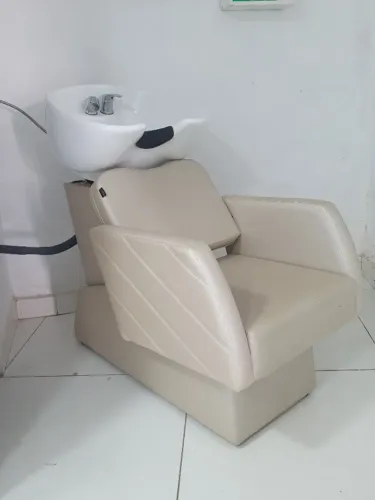  Cadeira  hidráulica  e lavatório  para salão  