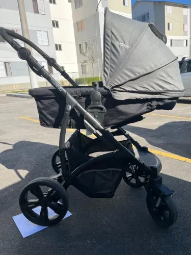Carrinho moises com bebe conforto