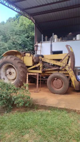 Trator CBT 2105