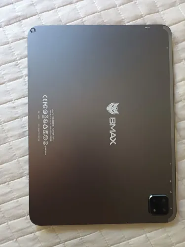 Vendo Tablet BMAX, 16GB de memória! Novíssimo e em excelente estado de conservação!