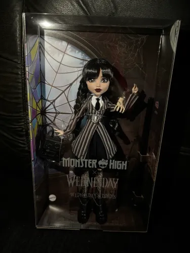 Boneca Wandinha Monster High Lacrada