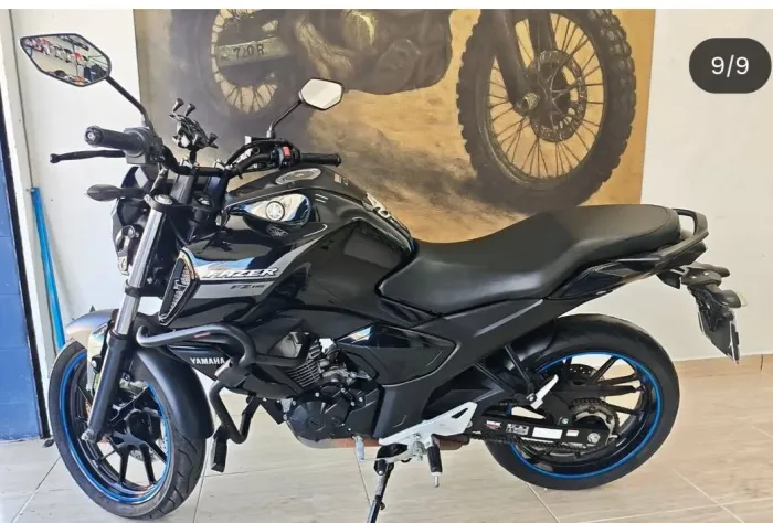 Vendo moto Yamaha fazer fz15 23/24 impecável.