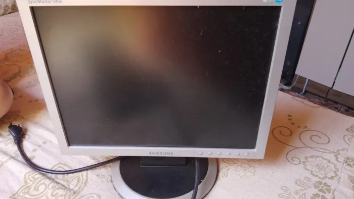 Monitor LCD Samsung syncmaster 540n 15 polegadas