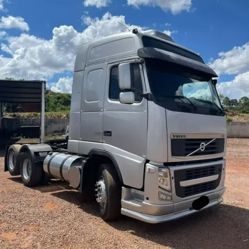 Volvo FH 440 6x2 - Ano 2011