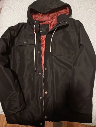 Jaqueta impermeável forrada em perfeito estado