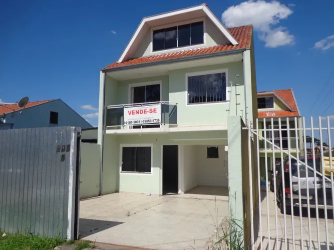 Sobrado  3 quartos com suíte em Santa Cândida - Curitiba - PR