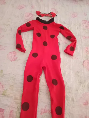 Fantasia da Ladybagg com máscara