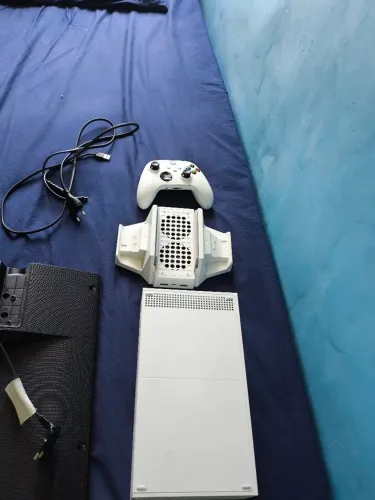 XBOX SERIES S + Base Vertical com Cooler e carregador duplo para CONTROLES