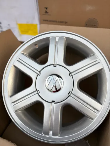 Jogo de rodas r15 novas Volkswagen (na caixa)