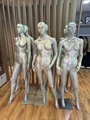 Manequim feminino