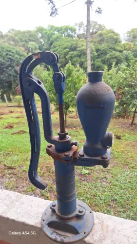 Bomba manual para poço