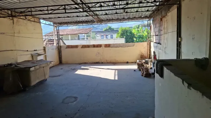 D38-Neves-São Gonçalo-Casa/Sobrado, 2qts, sala, terraço c/qts, Ótima localização. Ac.Finan
