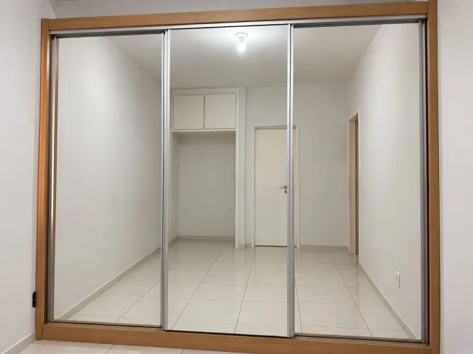 Guarda-roupa 3 portas espelhado