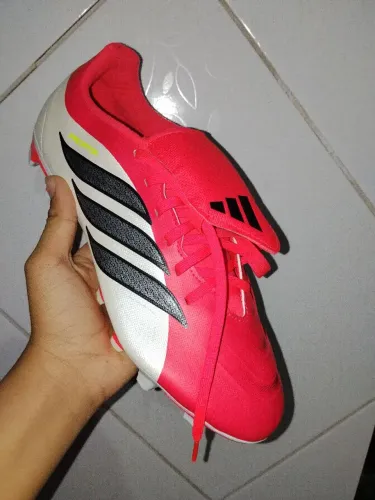 Chuteira predator Adidas campo 26