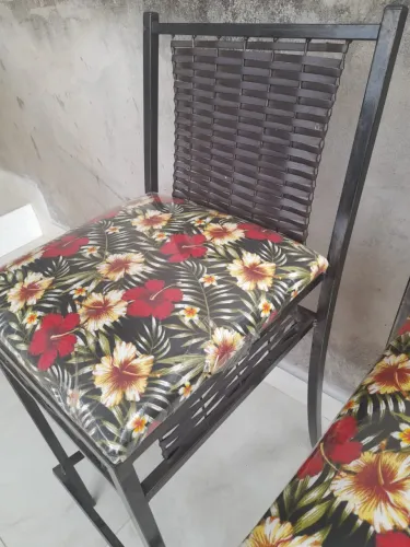 2 Banquetas Almofadadas Conservado