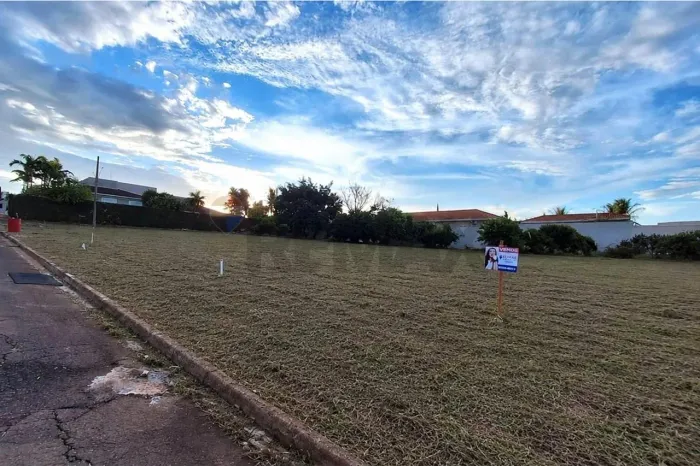 Terreno 570m² à Venda no bairro Teixeira em Orlândia-SP