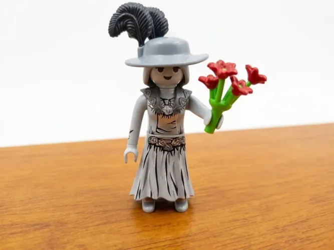 Playmobil importado Menina Cor de Pedra.