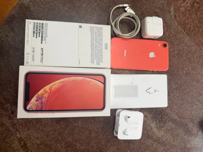 Oportunidade. Negócio de ocasião. iPhone XR em excelente estado