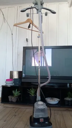 Ferro de passar roupa a vapor