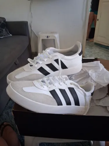 Tenis Adidas novo
