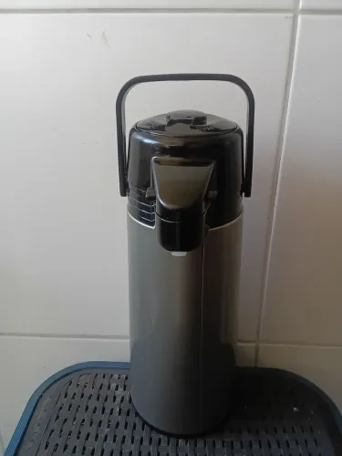 Garrafa Térmica 2 Litros Nova, Sem Uso