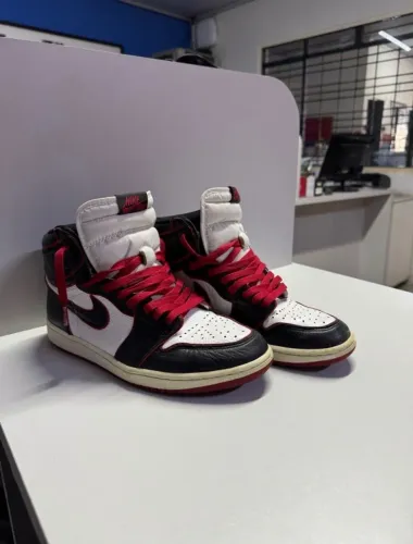 tenis nike jordan 1 preto e branco Bloodline tamanho 41