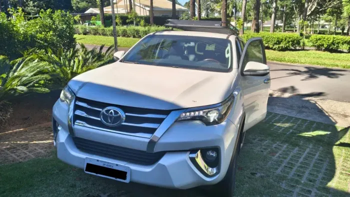 Toyota Hilux SW4 SRX 4X4 2.8 TDI 16V Dies. Aut. 2017
