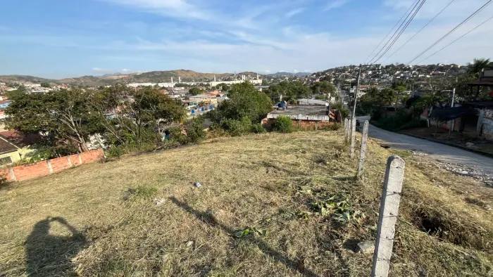 Vendo terreno no bairro Almerinda