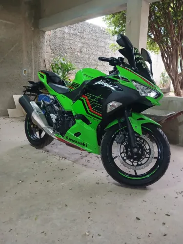 A Kawasaki Ninja 400 KRT