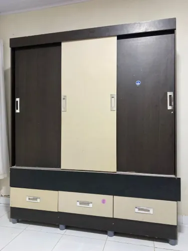Vendo guarda-roupa 600,00 já com entrega e montagem