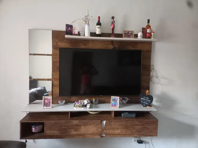 Rack e painel com espelho lindíssimo!
